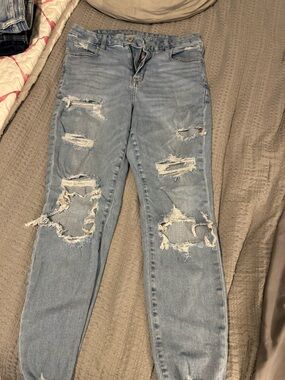 American Eagle Outfitters Light Blue Distressed Skinny Jeans